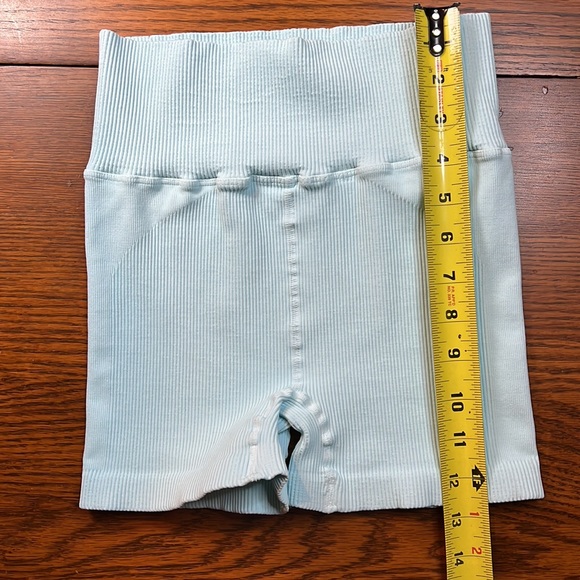 FP Movement Happiness Runs Shorts - Picture 8 of 10